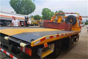 江都附近拖车电话号码服务